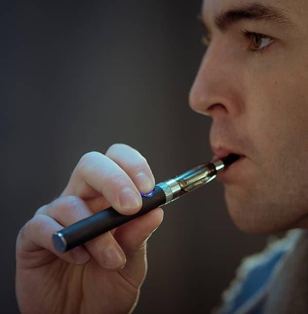 E-papierosy review and medical FAQ on can e cigarettes cause headaches and what vapers should know