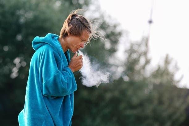 A modern fan's take on pros and cons of e cigarettes and following trực tiếp bóng đá ngoại hạng anh
