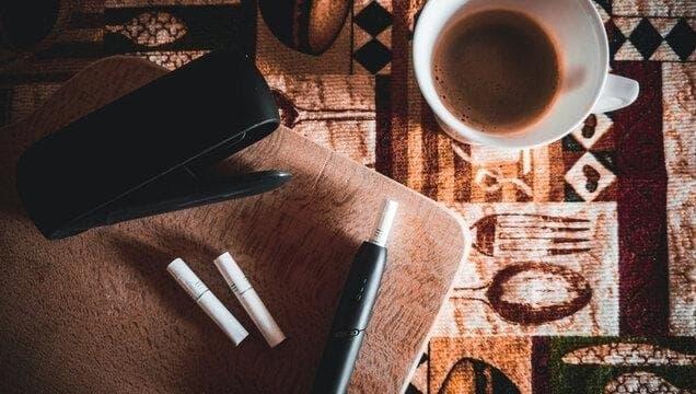 E-papierosy and effects of e cigarettes on oral health explained for vapers and dentists