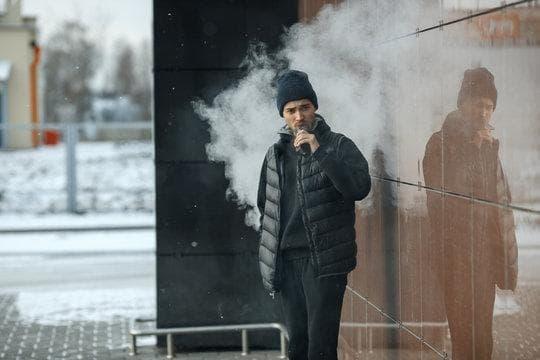 sashimi poker strategies collide with top 5 ways that e-cigarettes affect mental health in surprising research sashimi poker strategies collide with top 5 ways that e-cigarettes affect mental health in surprising research