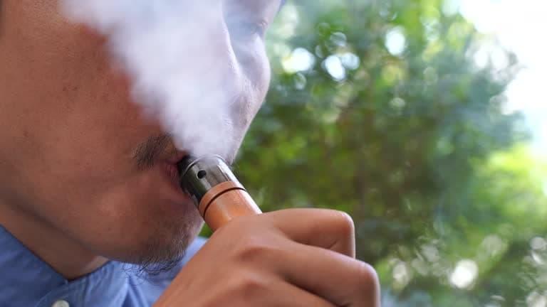 e-cigaretta under pressure as jewel e cigarette banned triggers recalls and consumer safety concerns