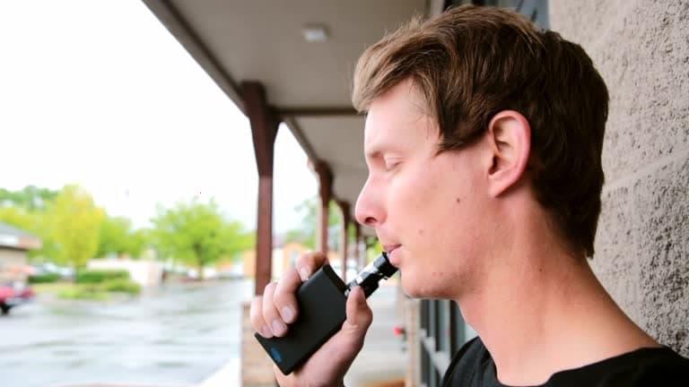 E cigi bolt review and how e-cigarette health risks are reshaping vaping choices