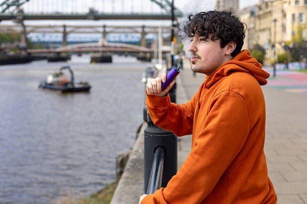 Unexpected Connections Between trực tiếp bóng đá Coverage and netflix e cigarettes Trends