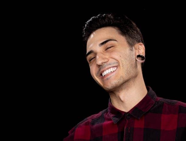 E-Shisha buyer's guide to flavor and safety when choosing a blu e cigarette starter kit for new vapers